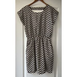 Pink Republic chevron dress with POCKETS size S
